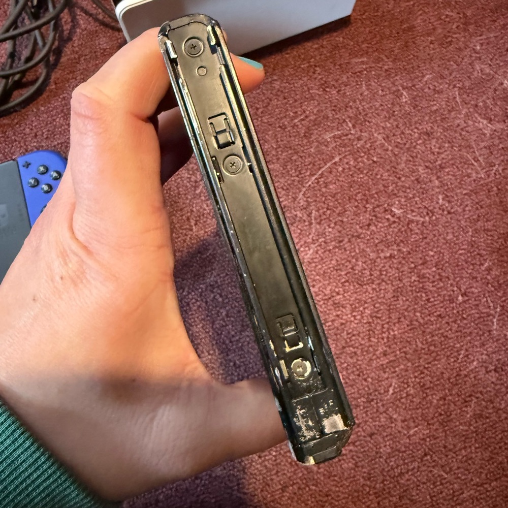Nintendo Switch Console - Picture 5 of 6